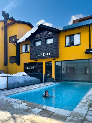 2 bedrooms, 3 beds