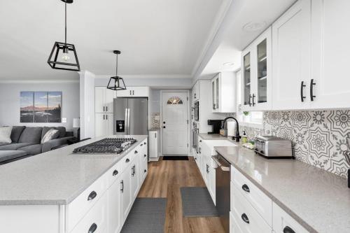 Hometown Hideaway - 4br25ba, Pool, Game Room in กรีนวูด (IN)