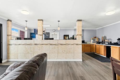 Economy Inn Yakima - image 11