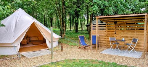 Létesítmények, Luxury Bell Tent at Camping La Fortinerie in Chenehutte-Treves-Cunault