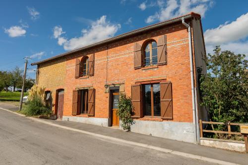 Gîte de la Louvière - maison de campagne (Gite de la Louviere - maison de campagne) in Boult-aux-Bois