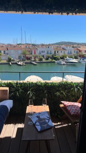 Échappée belle à Port-Grimaud Appt 2 personnes Échappée belle à Port-Grimaud Appt 2 personnes