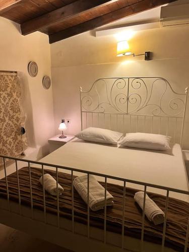 Πετρινη οικια με εσωτερικο τζακι in Iraklio