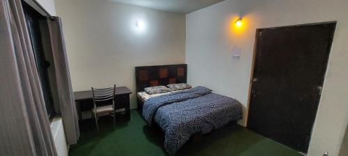 2 twin beds
