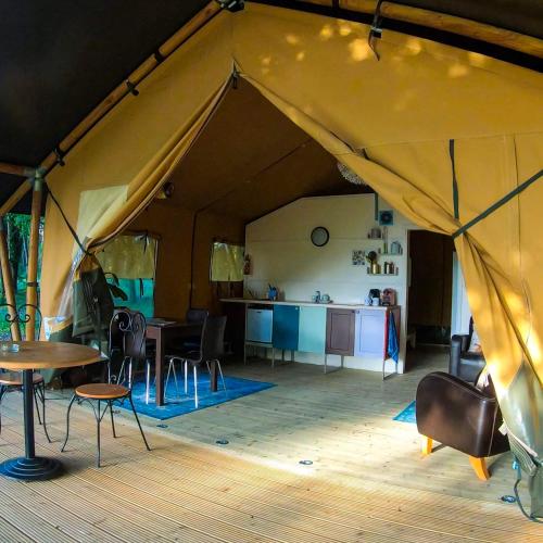 Luxury Safari Tent with Hot Tub at Camping La Fortinerie