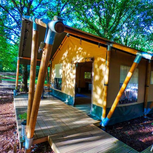 A szálláshely kívülről, Luxury Safari Tent with Hot Tub at Camping La Fortinerie in Chenehutte-Treves-Cunault