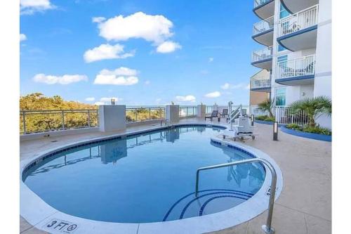 Horizon at 77th Condo ~ sleeps 8 ~ 2B/2B ~ Steps to Ocean