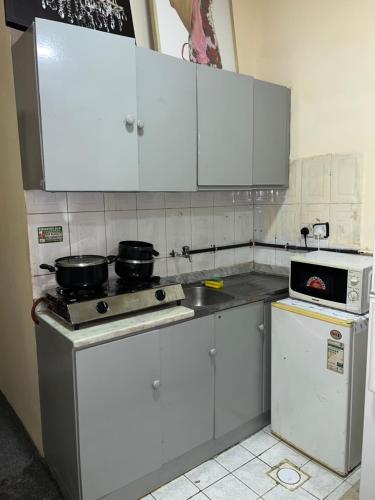 furnished room not far from union metro - main image