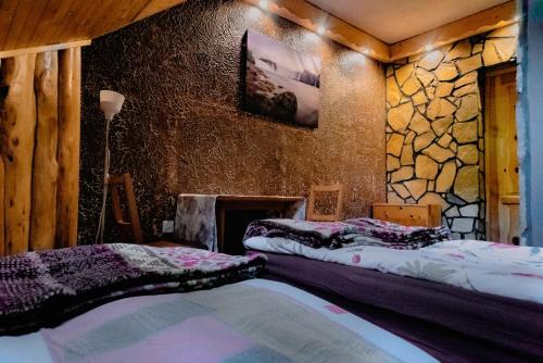 2 twin beds