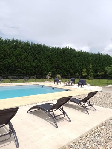 Domaine de Lamagistère - Gite de groupe - Piscine