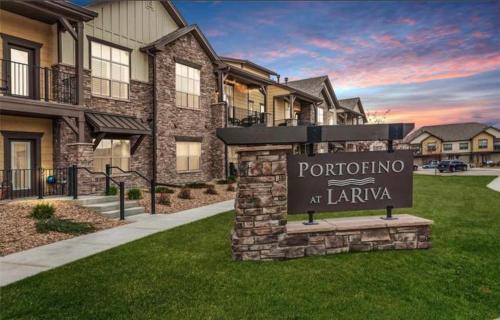 Serene Retreat with Hot Tub, Sauna, Pool & Gym in 溫莎 (CO)