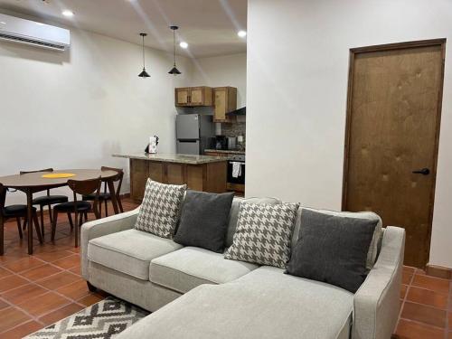 ¡Condominio céntrico en La Paz! in La Paz, Mexico