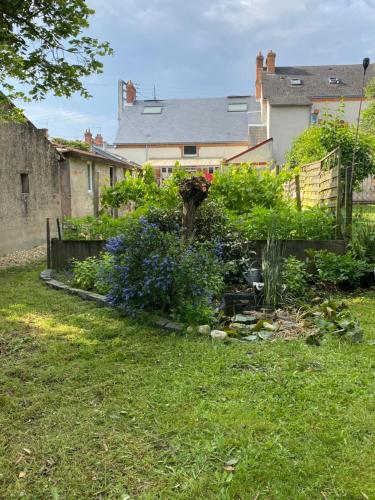 Grande maison de ville avec jardin - Location saisonnière - Fleury-les-Aubrais