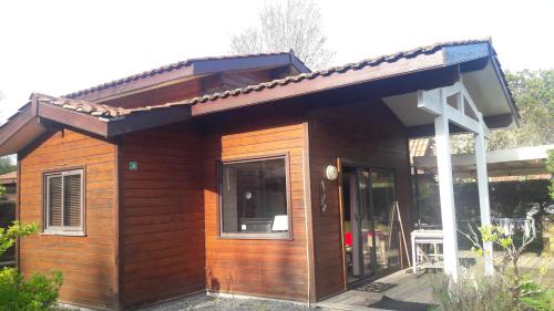 Chalet 6 ou 7 personnes dans Camping Le Bimbo au bord du lac - Camping - Biscarrosse