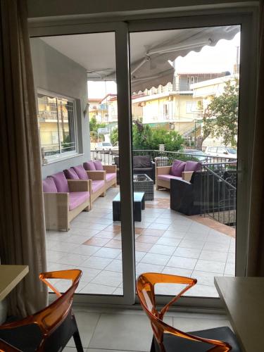 A szálláshely kívülről, Alexandros in Kamena Vourla