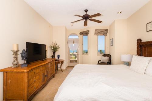 Bella Sirena Condo 201-E - Elegant Condo with Sunrise Sea Views, Ensenada
