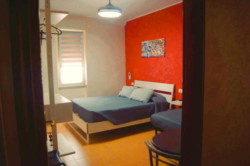 1 double bed, 1 twin bed