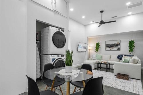 Whispering Grove Bungalow in Tampa, USA