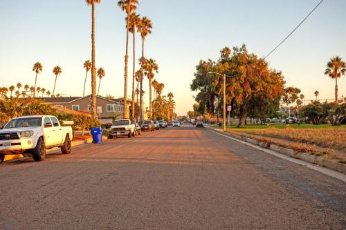 The Cozy Cove, 1 block from beach