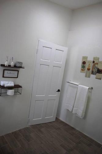 Tranquil Stay Suite in โครินท์