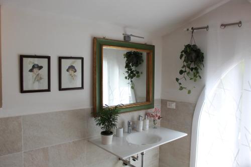 Agritur Cantina Romanese - Tap to explore photos