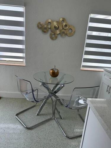 Villa Clara Gold-Little Havana detail