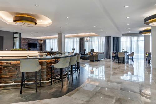 IHG 바이 이븐 호텔 오스틴 업타운, 도메인 근처 - 레스토랑