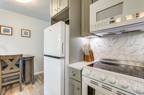 Sarasota Duplex in Gillespie Park 1 Mi to Dtwn! in Sarasota, USA