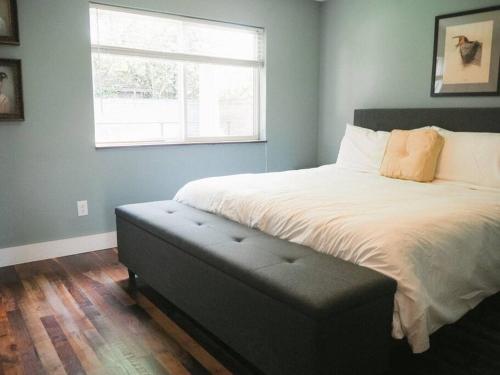 Two-Bedroom House image 2