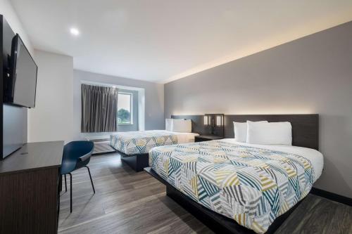 2 queen beds