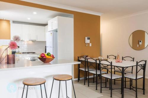 2 Bedroom 2 Bathroom Apt with Balcony and Parking - image 4