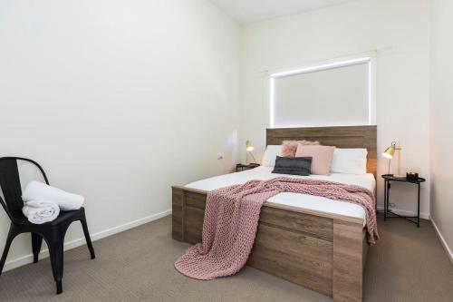 2 Bedroom w/Parking Near Central Cessnock