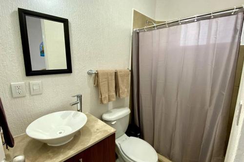 Preciosa casa nueva con 3 recámaras y 3 baños a 7 min del Tren Maya, Cancún (fotografie 4)