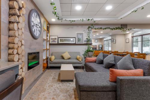 Empfangshalle, Country Inn & Suites by Radisson, Newport News South, VA in Newport News (VA)