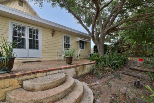Two-Bedroom Holiday Home image 2