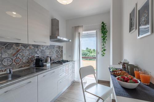 The Sunset Rhome Elegant Suite with Wifi AC, Rome (photo 4)