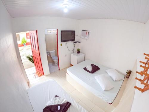 1 double bed, 1 twin bed
