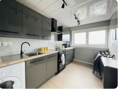 Facilities, Top Floor of the building, spectacular views! near Tennents Wellpark Brewery