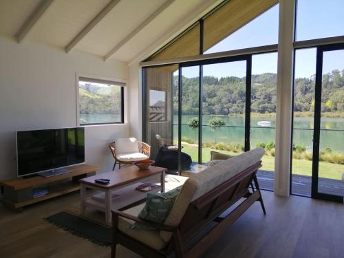 Purangi Waterfront Retreat in Whitianga