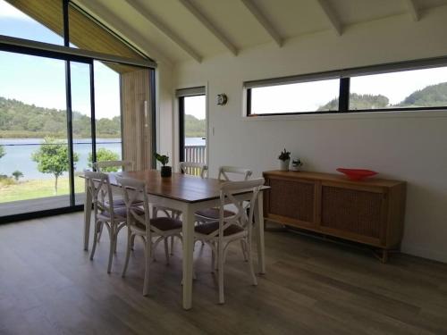 Instalaciones, Purangi Waterfront Retreat in Whitianga