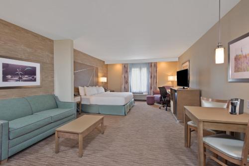 Holiday Inn Express & Suites New Cumberland, an IHG Hotel