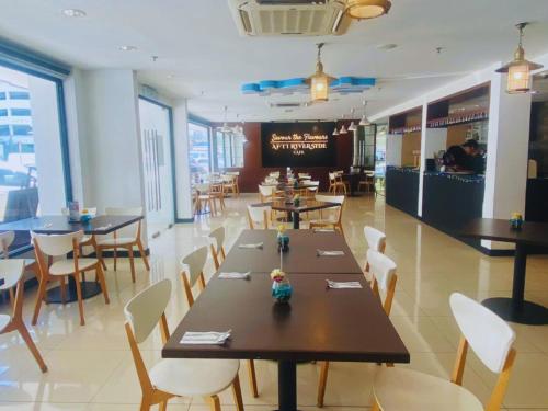 ห้องอาหาร, โรงแรมโอเชียเนีย (Oceania Hotel) in โกตากินะบะลู