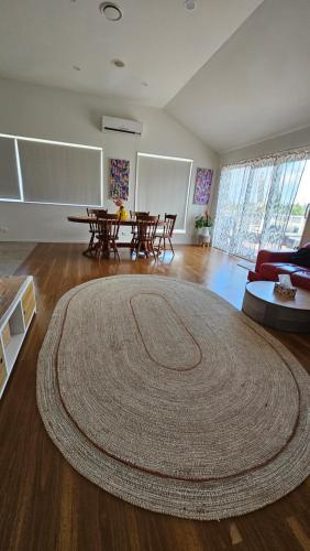 Westgate Three and one small room bedrooms house, Auckland (photo 6)
