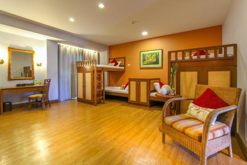 Boracay Tropics Resort Hotel Room Type - Dormitory Room (6 Adults)