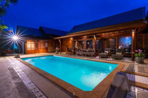 Baankwaeom Boutique Homestay Amphawa