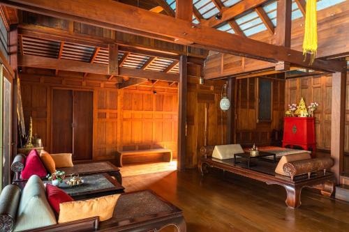Baankwaeom Boutique Homestay Amphawa