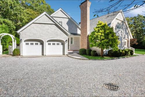 Luxury Villa 7br 7baths with a Private Pool Hamptons in Bridgehampton, USA
