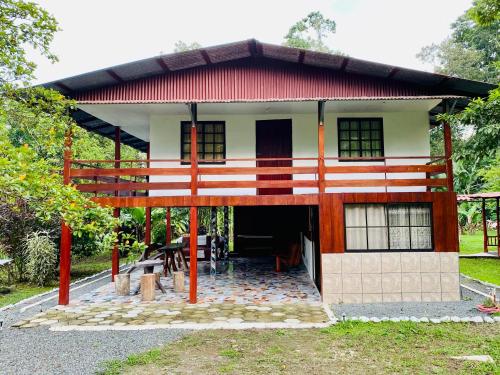 A szálláshely kívülről, TROPICAL HOUSE in Limon