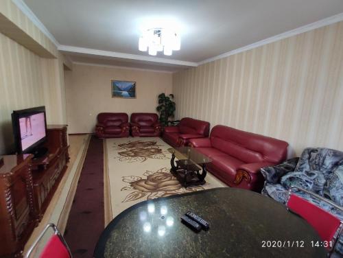 . 3 Room Frunze