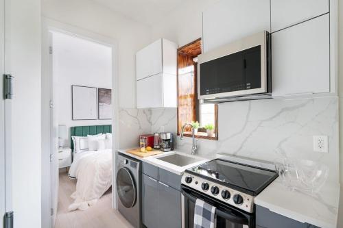48-5FE Brand New 2BR in prime Midtown, New York (photo 6)